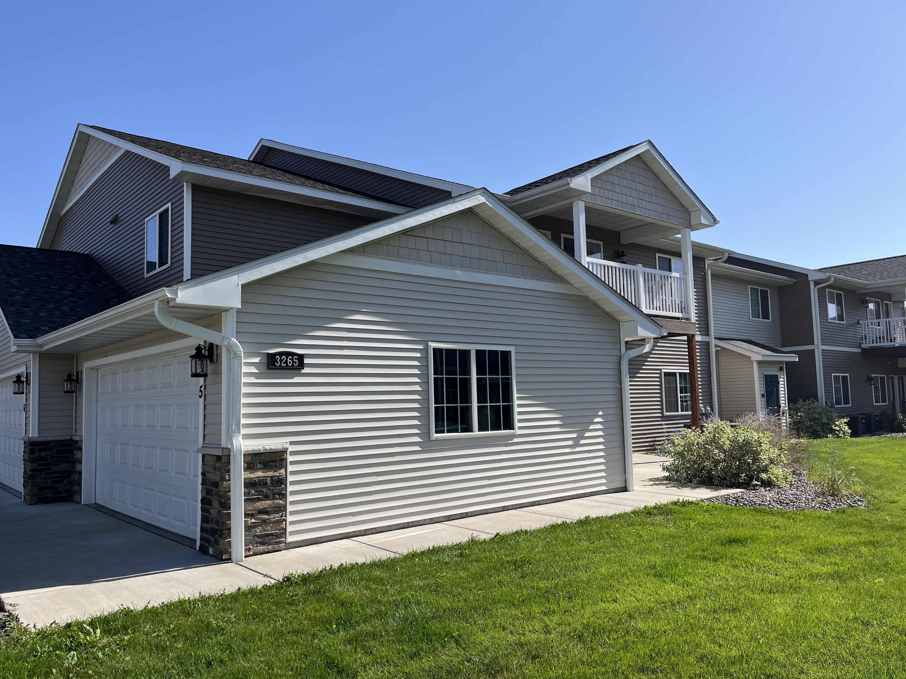 3265 Gateway Dr